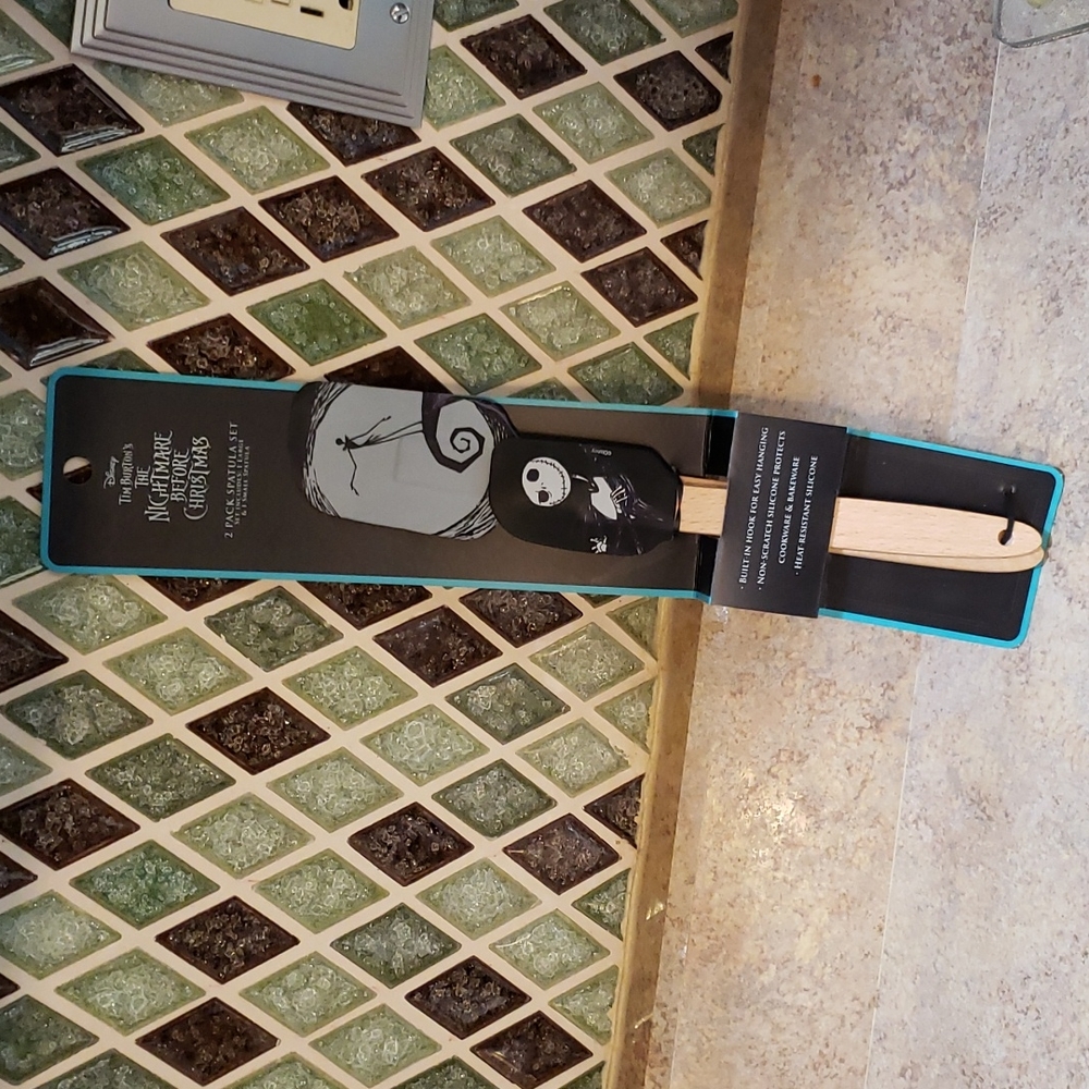 Nightmare before Christmas 2 pk spatula set NWT